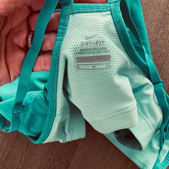 Nike Small Dry-Fit Athletic Top - M7 - Picture 4 of 5